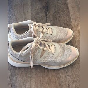 VIONIC Leyo  Sneakers Shoes Beige Tan Blush Size 6